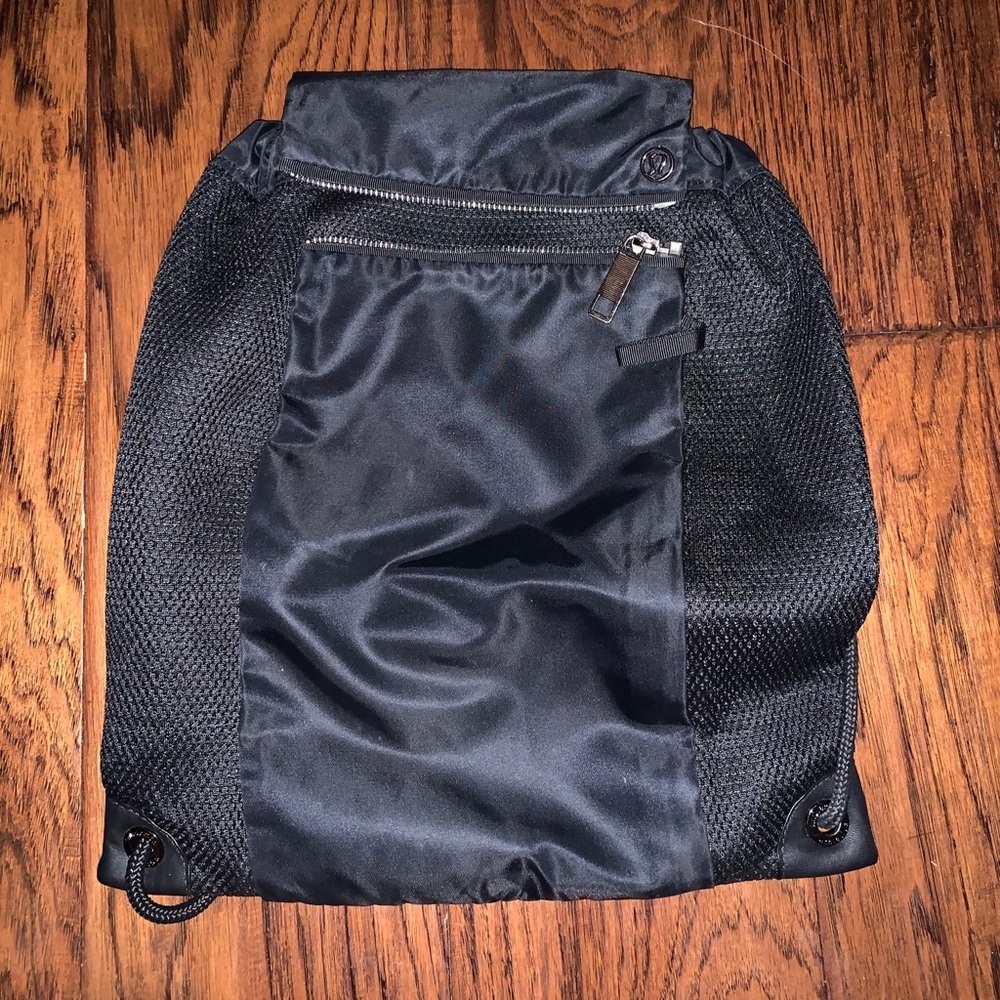 Lululemon Drawstring backpack 🖤